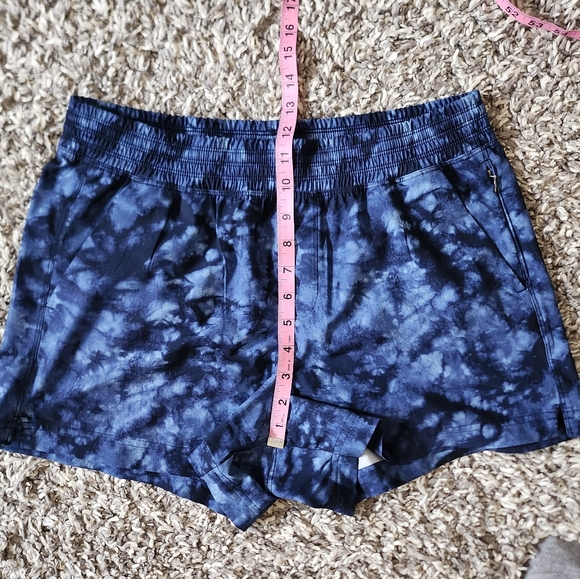 Old Navy Active short pockets Medium - Picture 5 of 7